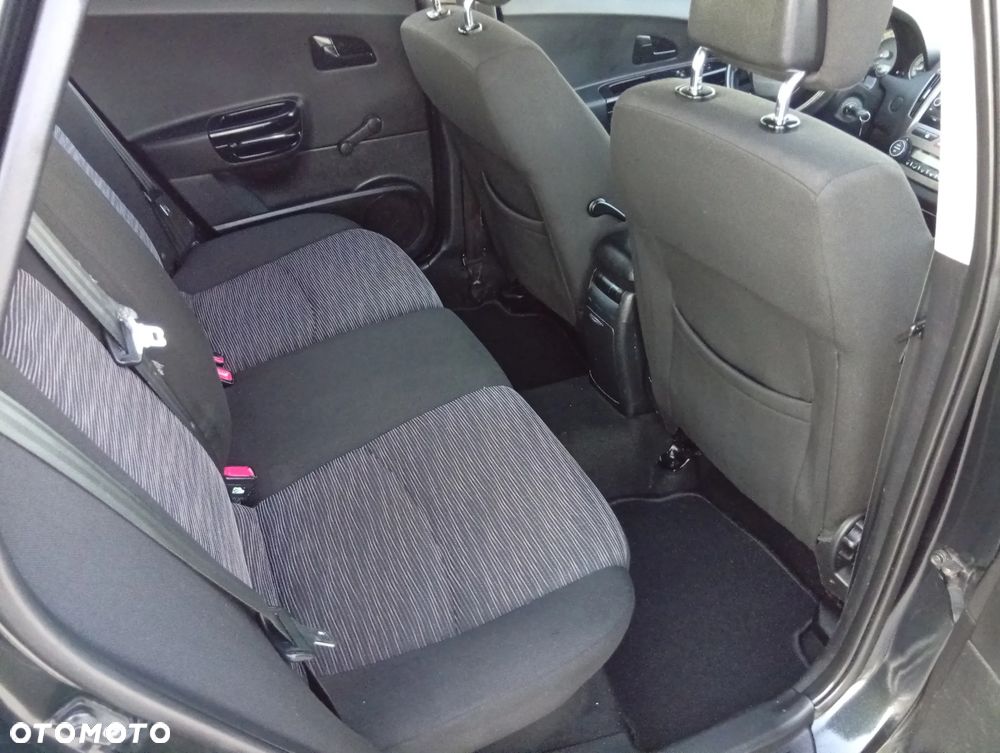 Kia Ceed - 16