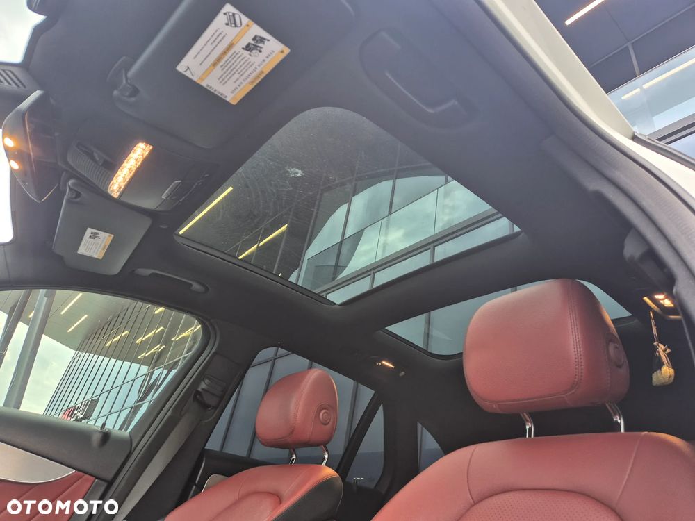 Mercedes-Benz GLC 300 4Matic 9G-TRONIC AMG Line Plus - 12