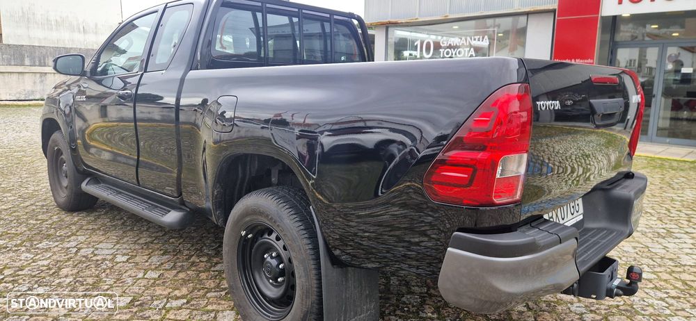 Toyota Hilux 2.4 D-4D 4WD CD CH Aut. - 13