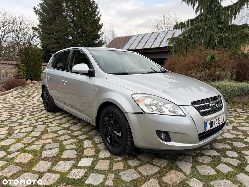 Kia Ceed 1.6 CRDi ISG Business Line - 3