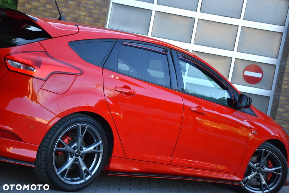 Ford Focus 1.5 EcoBoost STart-Stopp-System ST-LINE - 40