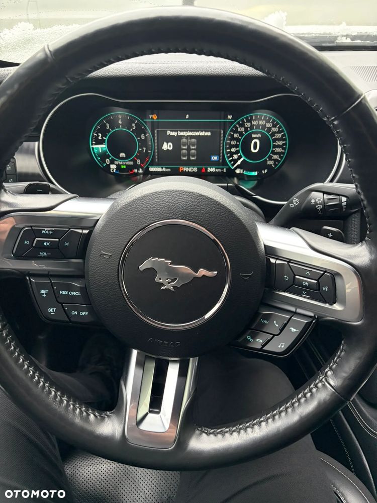 Ford Mustang - 10
