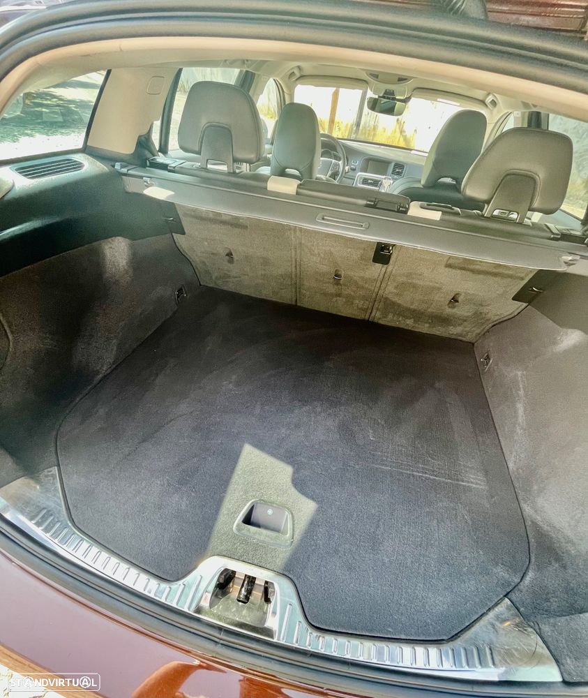 Volvo V60 Cross Country D3 Summum - 19