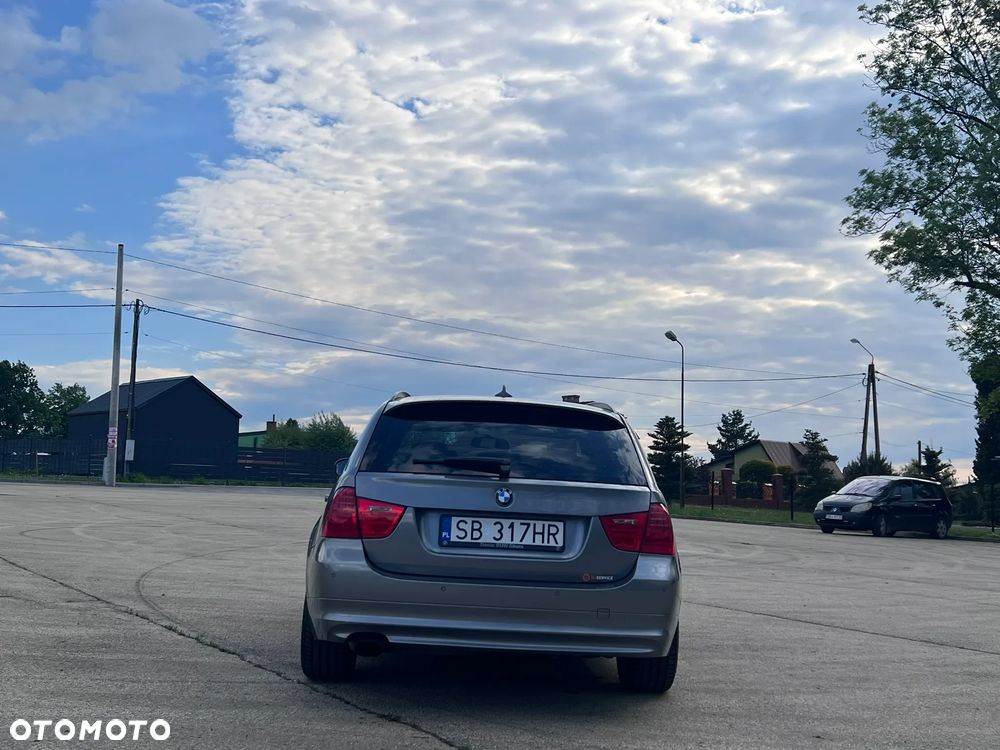 BMW Seria 3 320i - 6