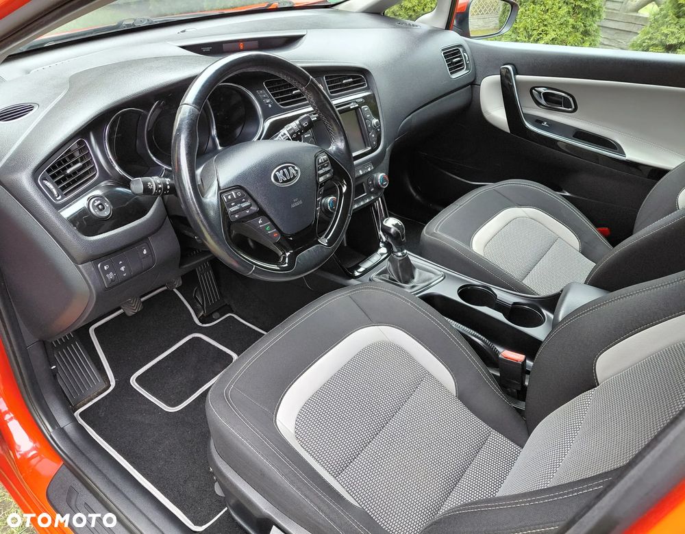 Kia Ceed 1.4 CVVT Spirit - 12