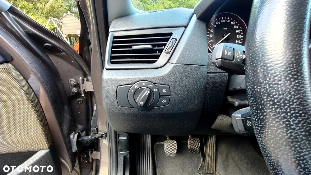 BMW X1 sDrive18d xLine - 22