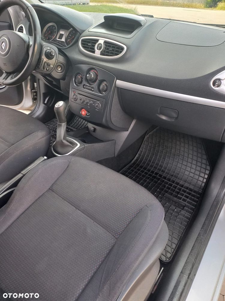 Renault Clio - 27
