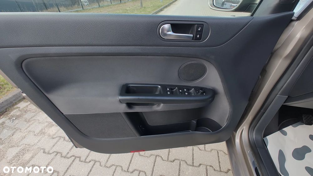 Volkswagen Golf Plus 1.6 TDI DPF Life - 8