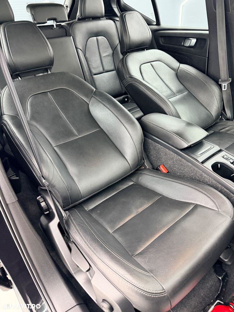 Volvo XC 40 D3 Geartronic Momentum Pro - 32