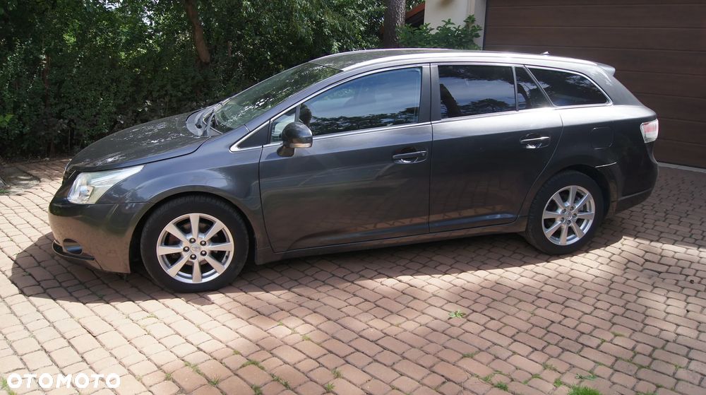Toyota Avensis - 10
