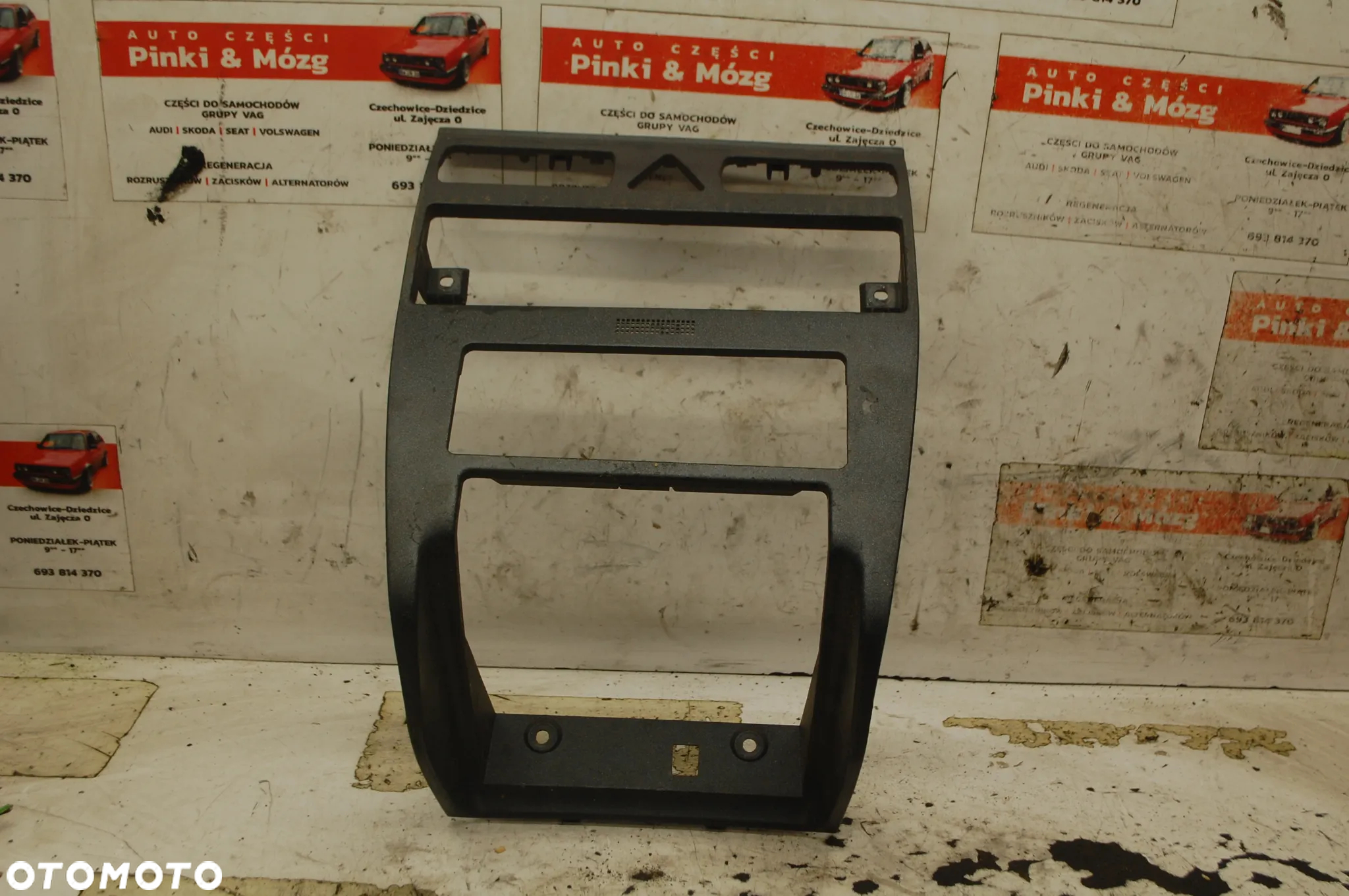 RAMKA OBUDOWA KONSOLI RADIA 8L0863263A AUDI A3 8L - 10