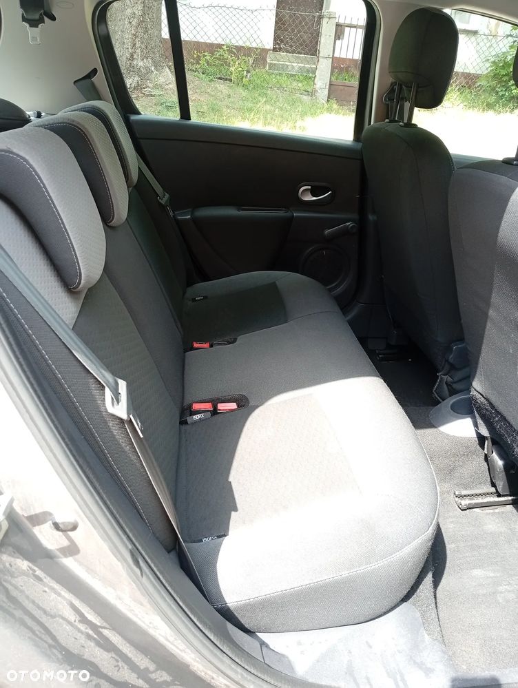 Renault Clio 1.2 16V All Inclusive - 9