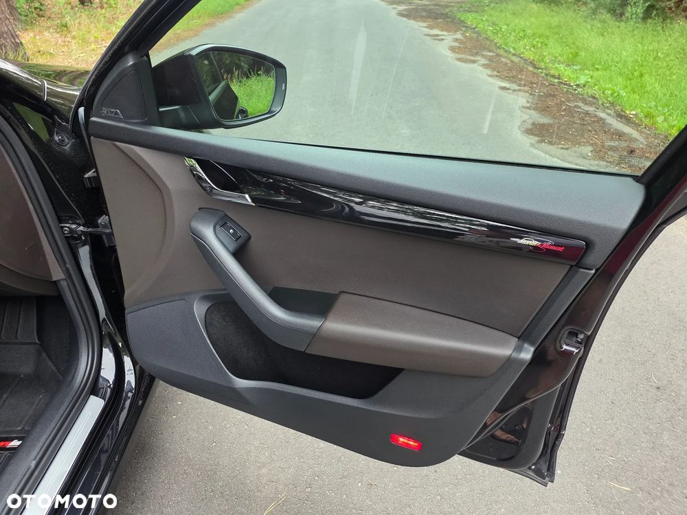 Skoda Octavia 2.0 TDI DSG L&K - 30