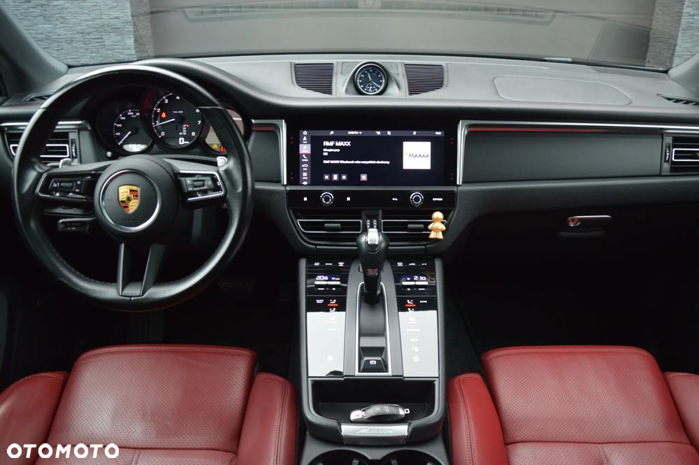 Porsche Macan T - 13
