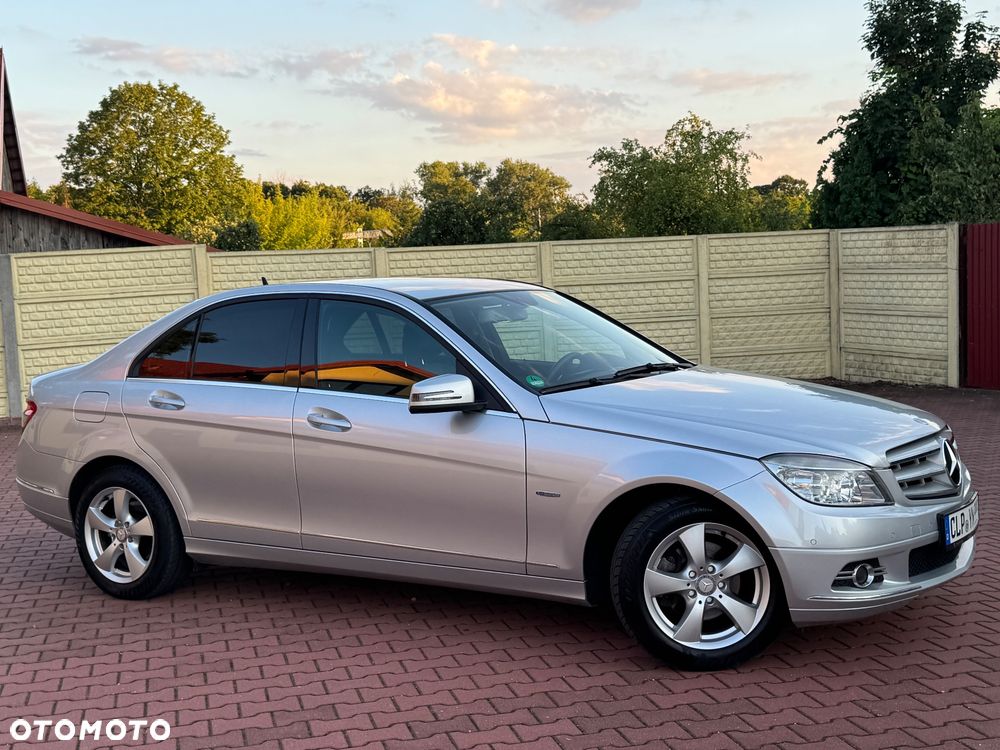 Mercedes-Benz Klasa C 180 CGI Automatik BlueEFFICIENCY Avantgarde - 13