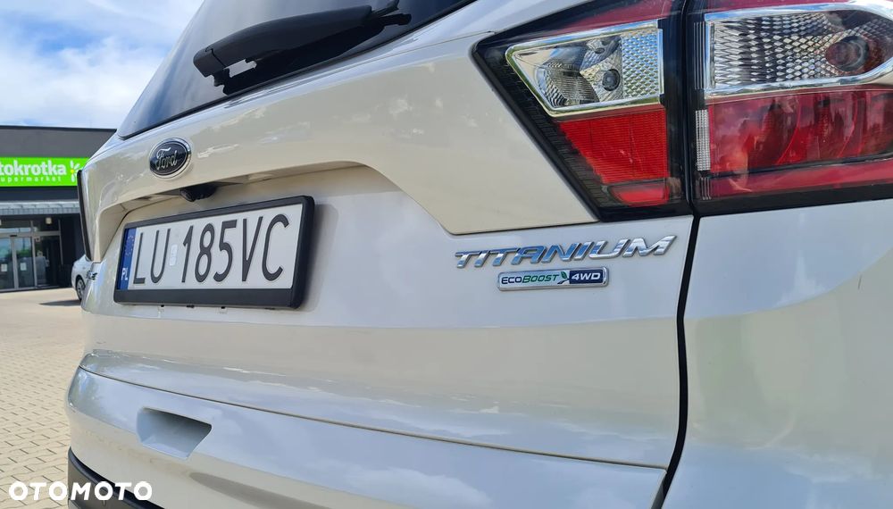 Ford Escape 2.0 EcoBoost AWD Titanium - 32