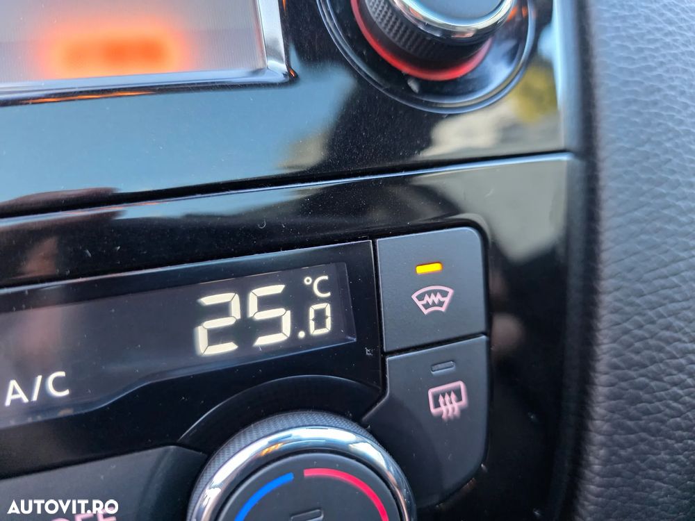 Nissan Qashqai 1.6 DCI Xtronic TEKNA+ - 16