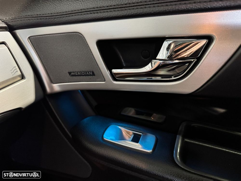 Jaguar XF Sportbrake 2.2 D R-Sport - 36