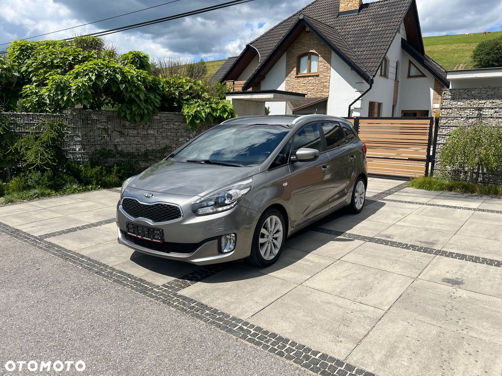 Kia Carens 1.7 CRDi 141 Dream Team Edition - 1