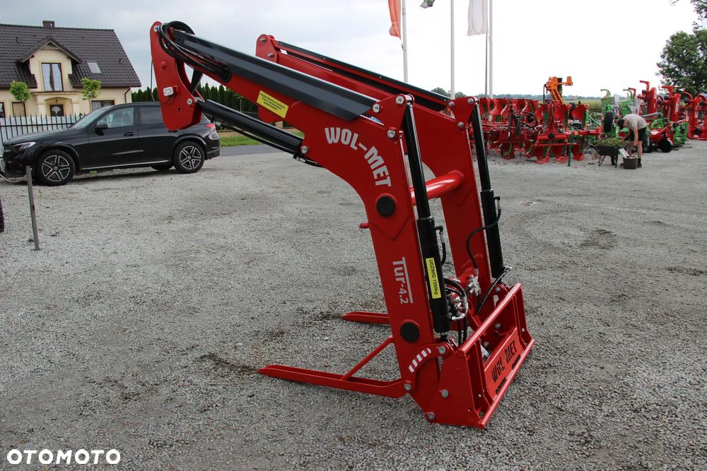 Ładowacz czołowy TUR-4 udźwig 1500kg euroramka MF6260, 6270, JD 6610 itp. - 3