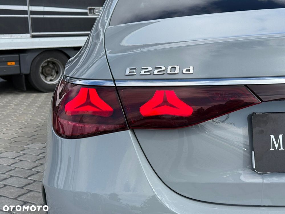 Mercedes-Benz Klasa E - 15