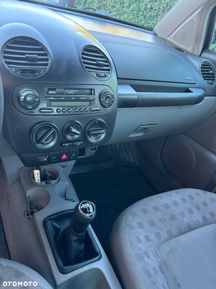 Volkswagen New Beetle - 9