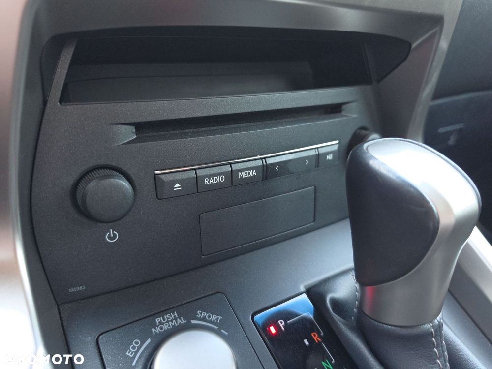 Lexus NX 300h Elite AWD - 18