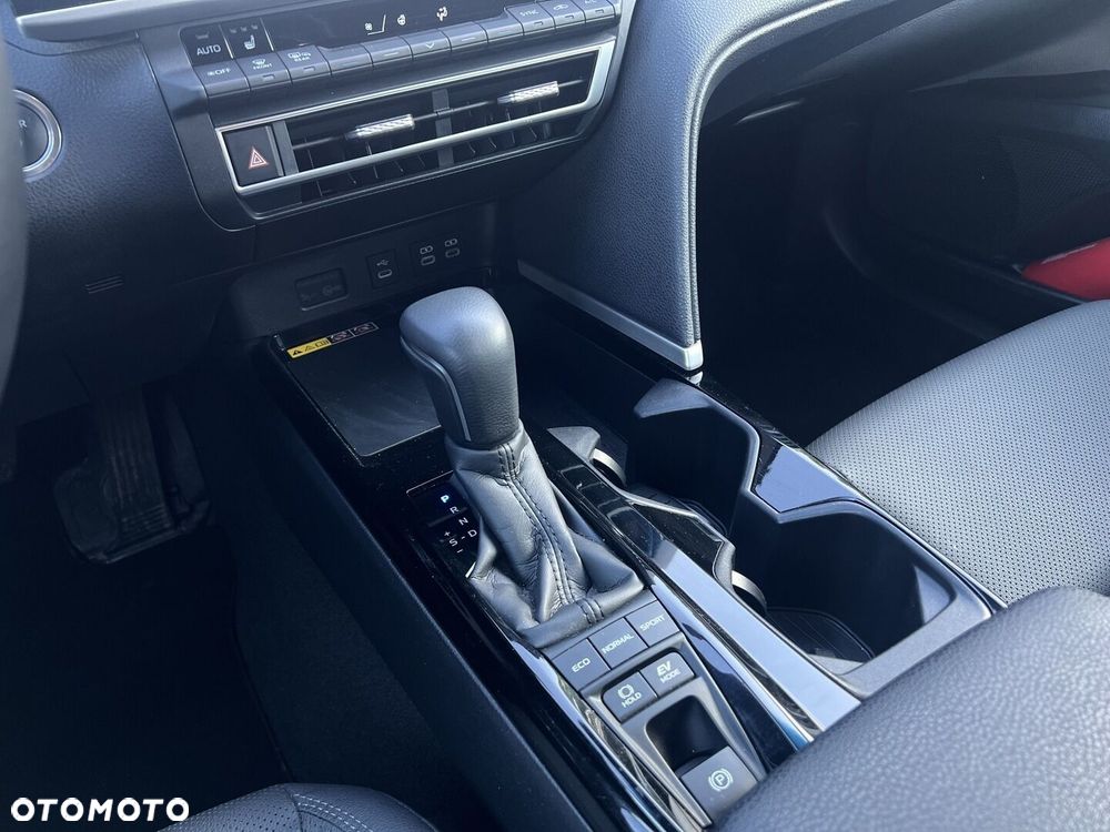 Toyota Camry - 16