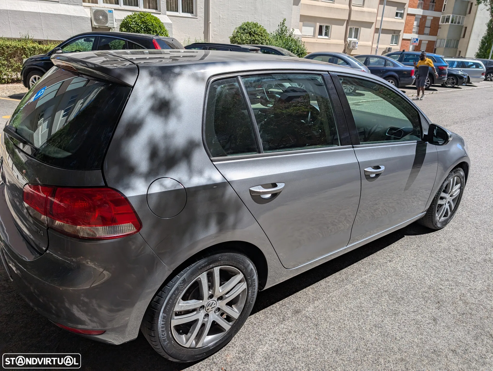 VW Golf 2.0 TDi Confortline - 5