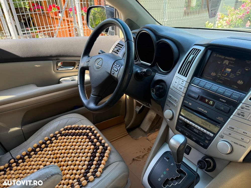 Lexus Seria RX - 7