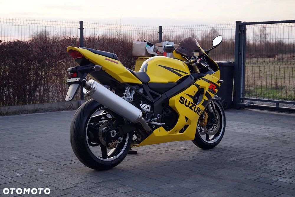 Suzuki GSX-R - 10