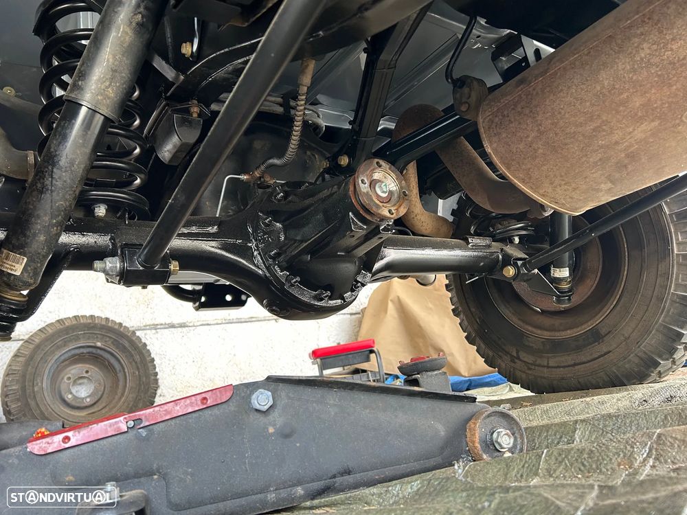 Land Rover Defender 90 2.4 CRD S - 52