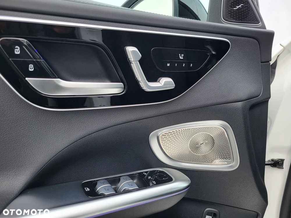 Mercedes-Benz Klasa C 220 d 4Matic 9G-TRONIC AMG Line - 24