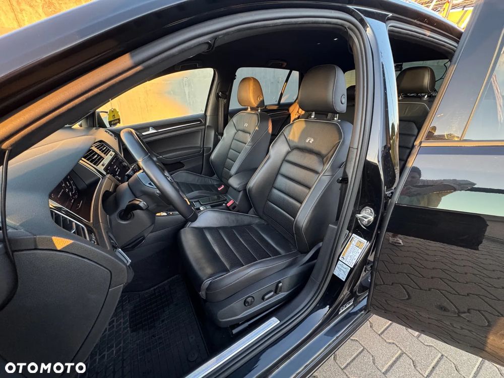 Volkswagen Golf - 8