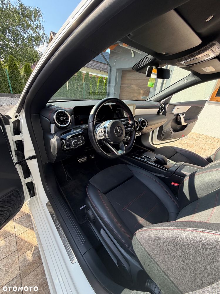 Mercedes-Benz CLA 180 AMG Line 7G-DCT - 13