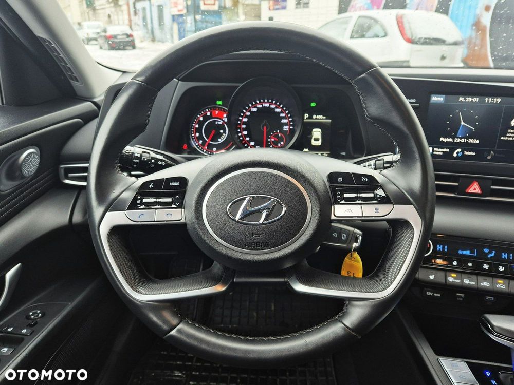 Hyundai Elantra - 15