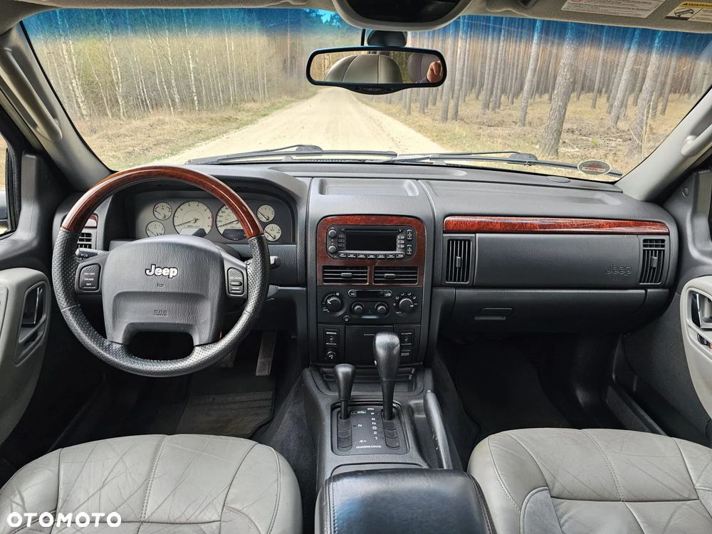 Jeep Grand Cherokee - 35