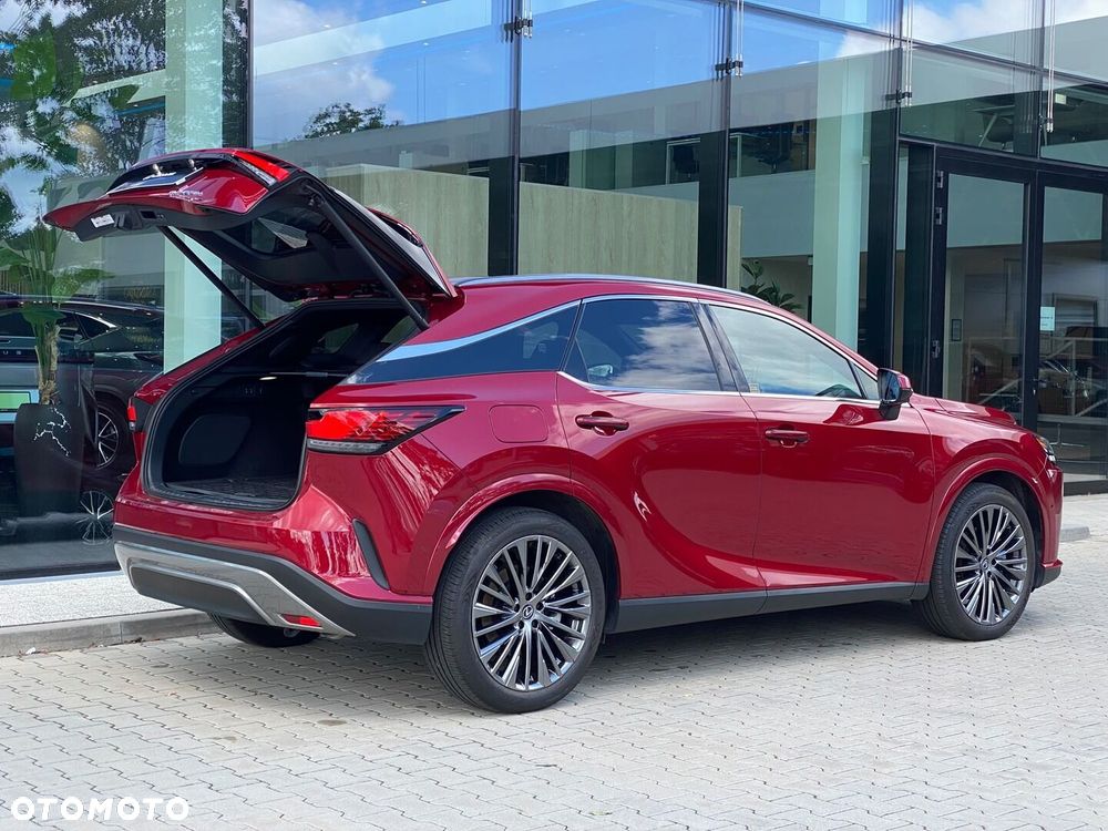 Lexus RX 450h+ Omotenashi - 40