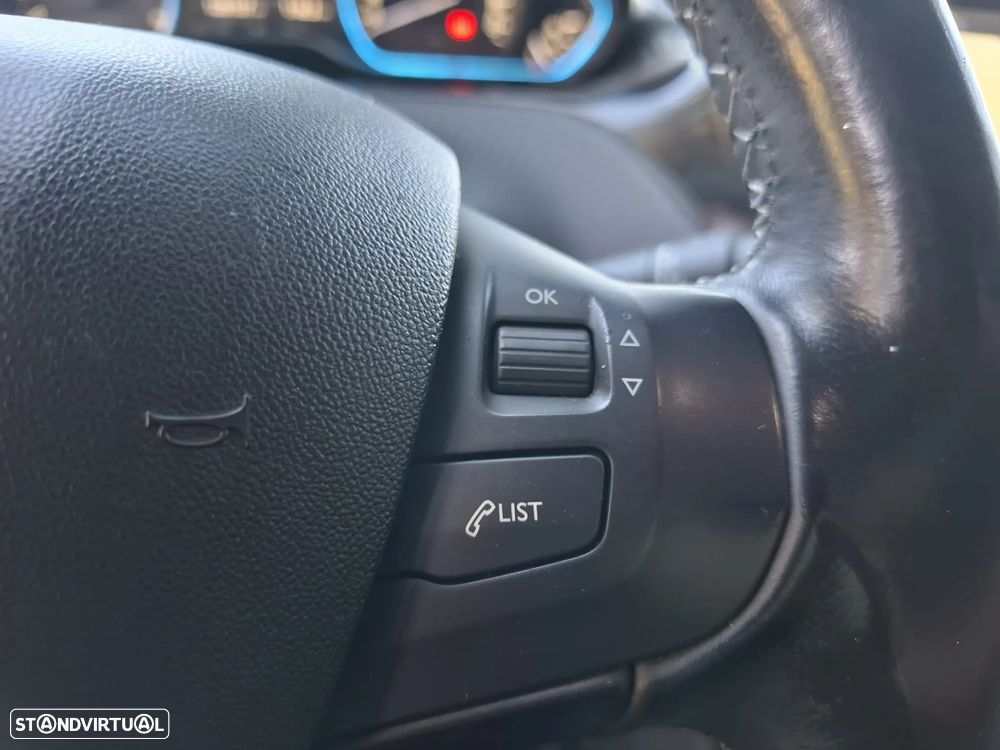 Peugeot 2008 1.6 BlueHDi Allure - 29