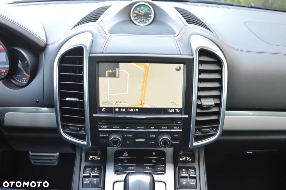 Porsche Cayenne GTS - 24