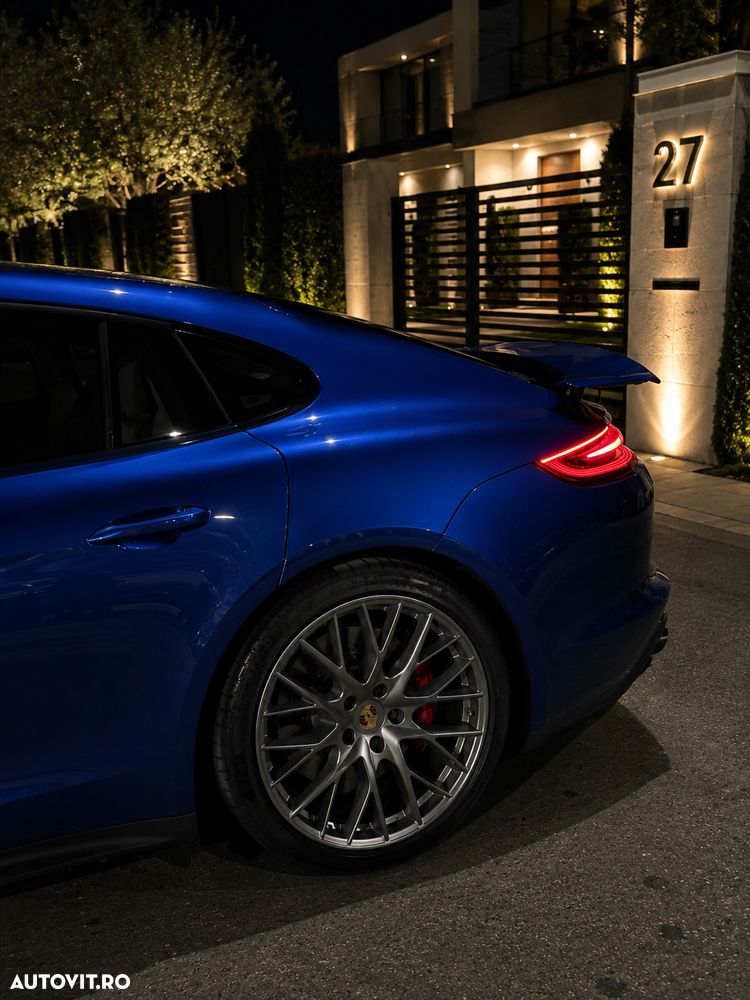 Porsche Panamera Turbo - 6