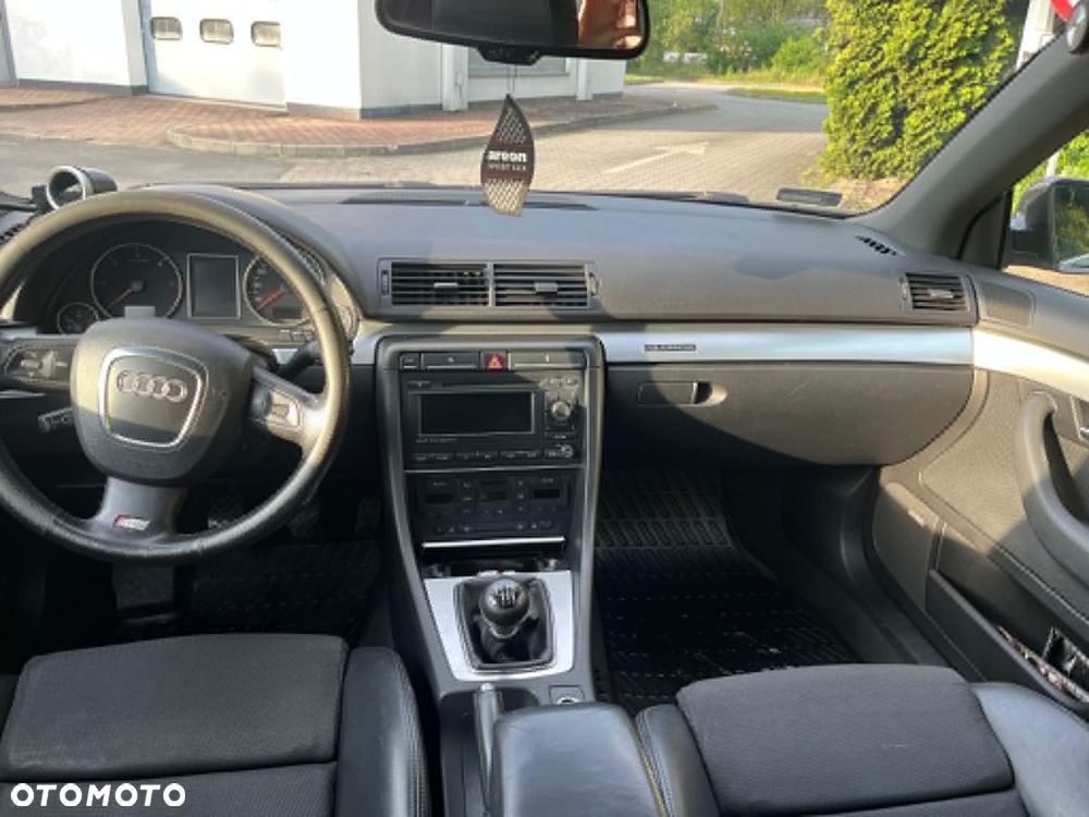 Audi A4 Avant - 10