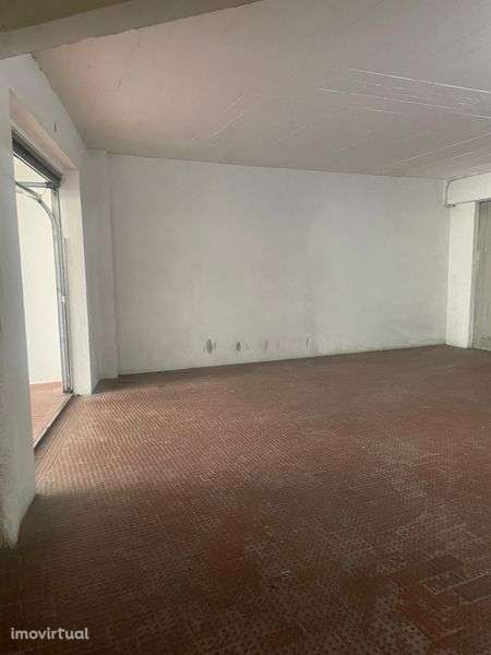 Garagem Feijo (junto ao Forum Almada) - Grande imagem: 5/8