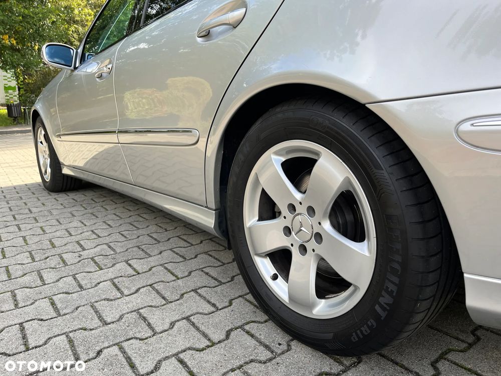 Mercedes-Benz Klasa E 320 T Avantgarde - 36