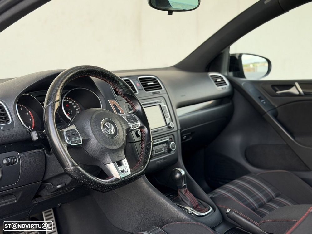 VW Golf 2.0 GTI DSG - 19