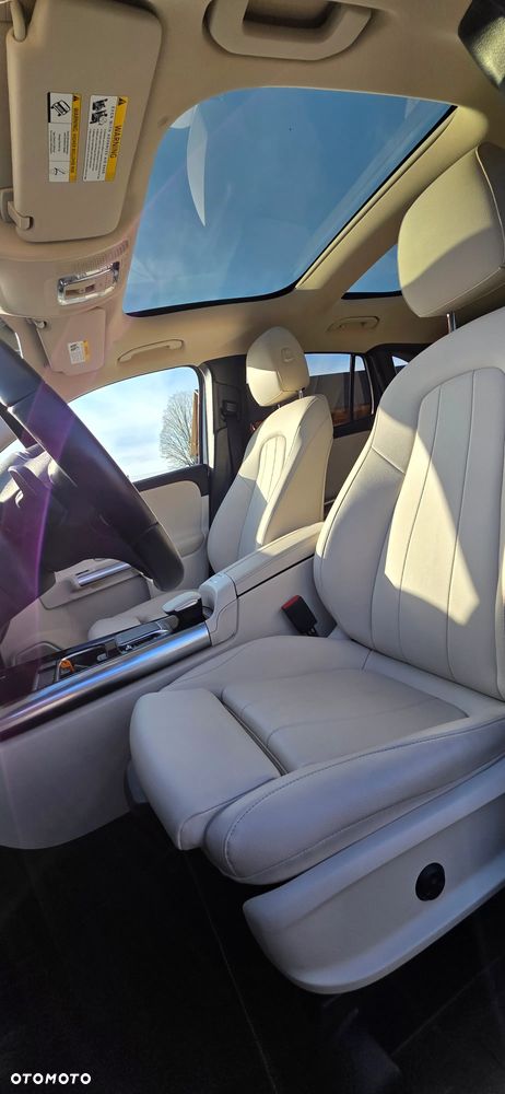 Mercedes-Benz GLA 250 4Matic 8G-DCT Progressive - 25