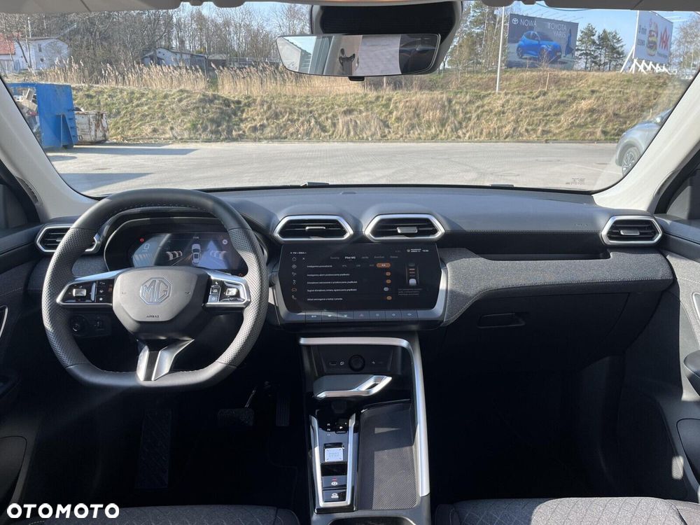 MG ZS Hybrid+ - 20