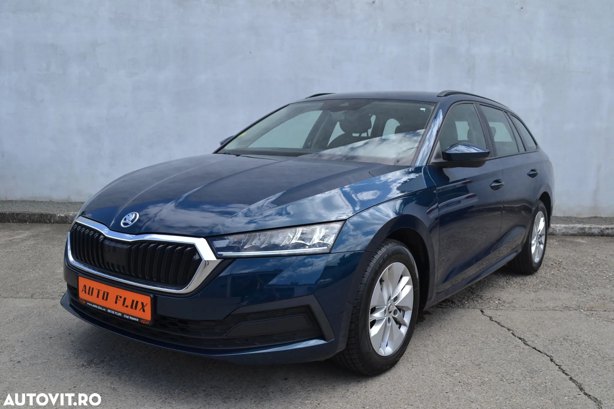 Skoda Octavia Combi 2.0 TDI DSG Ambition - 1