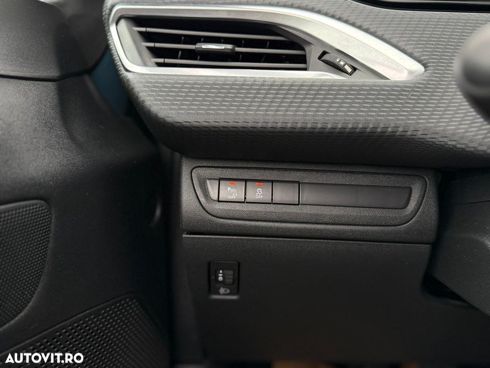 Peugeot 2008 1.2 L PureTech Allure - 16