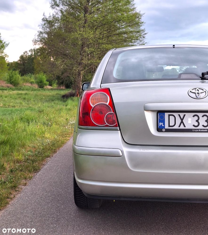 Toyota Avensis 2.2 D-4D Prestige - 35